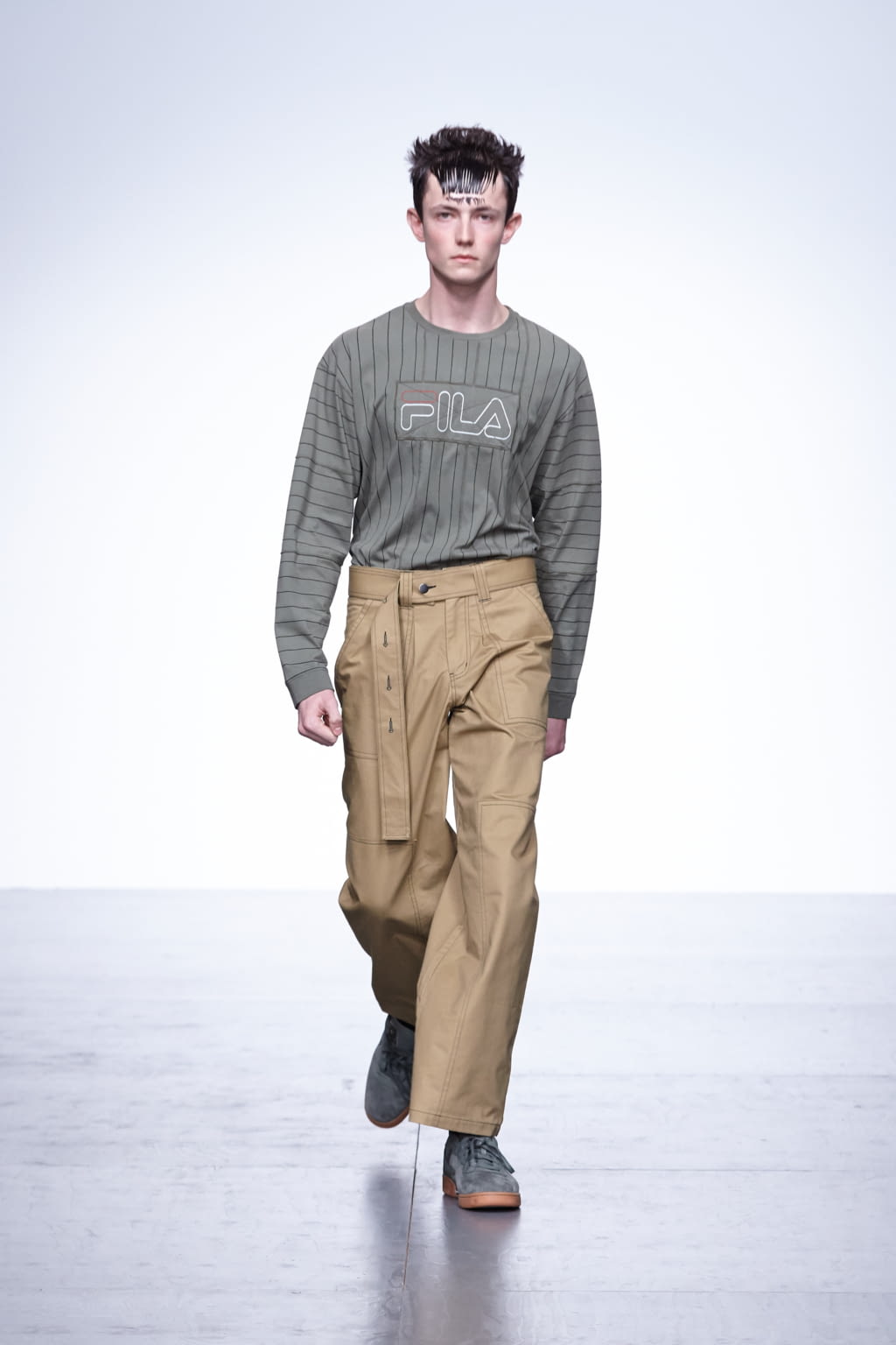 Fashion Week London Spring/Summer 2018 look 3 from the Liam Hodges collection menswear