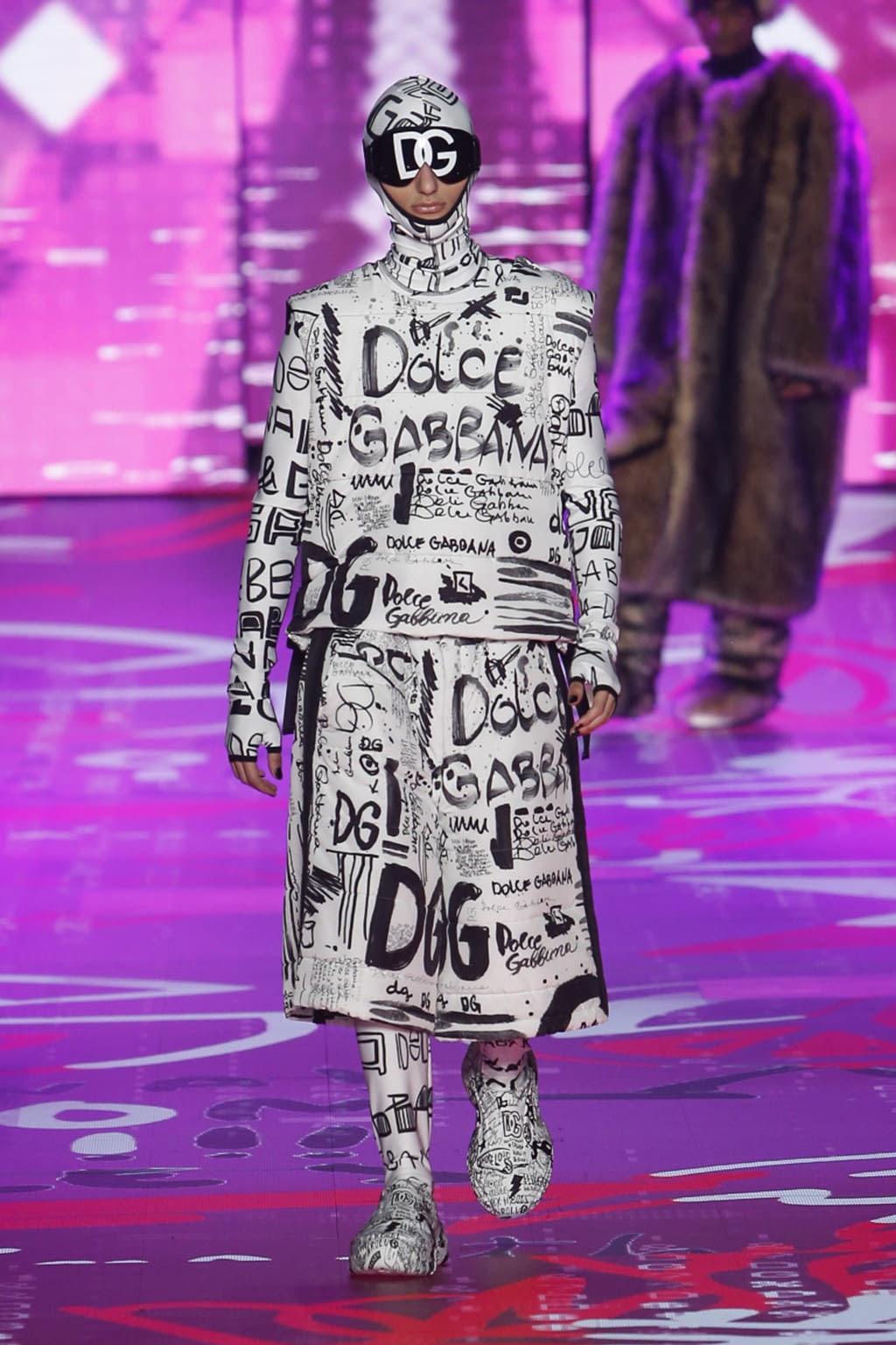 Fashion Week Milan Fall/Winter 2022 look 35 from the Dolce & Gabbana collection menswear