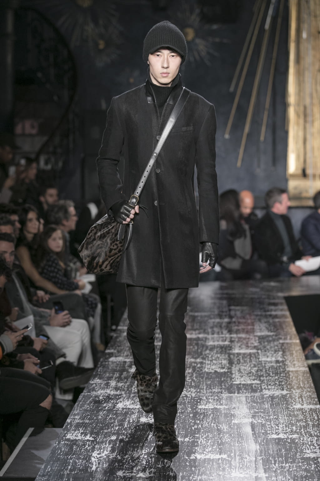 Fashion Week New York Fall/Winter 2017 look 5 from the John Varvatos collection menswear