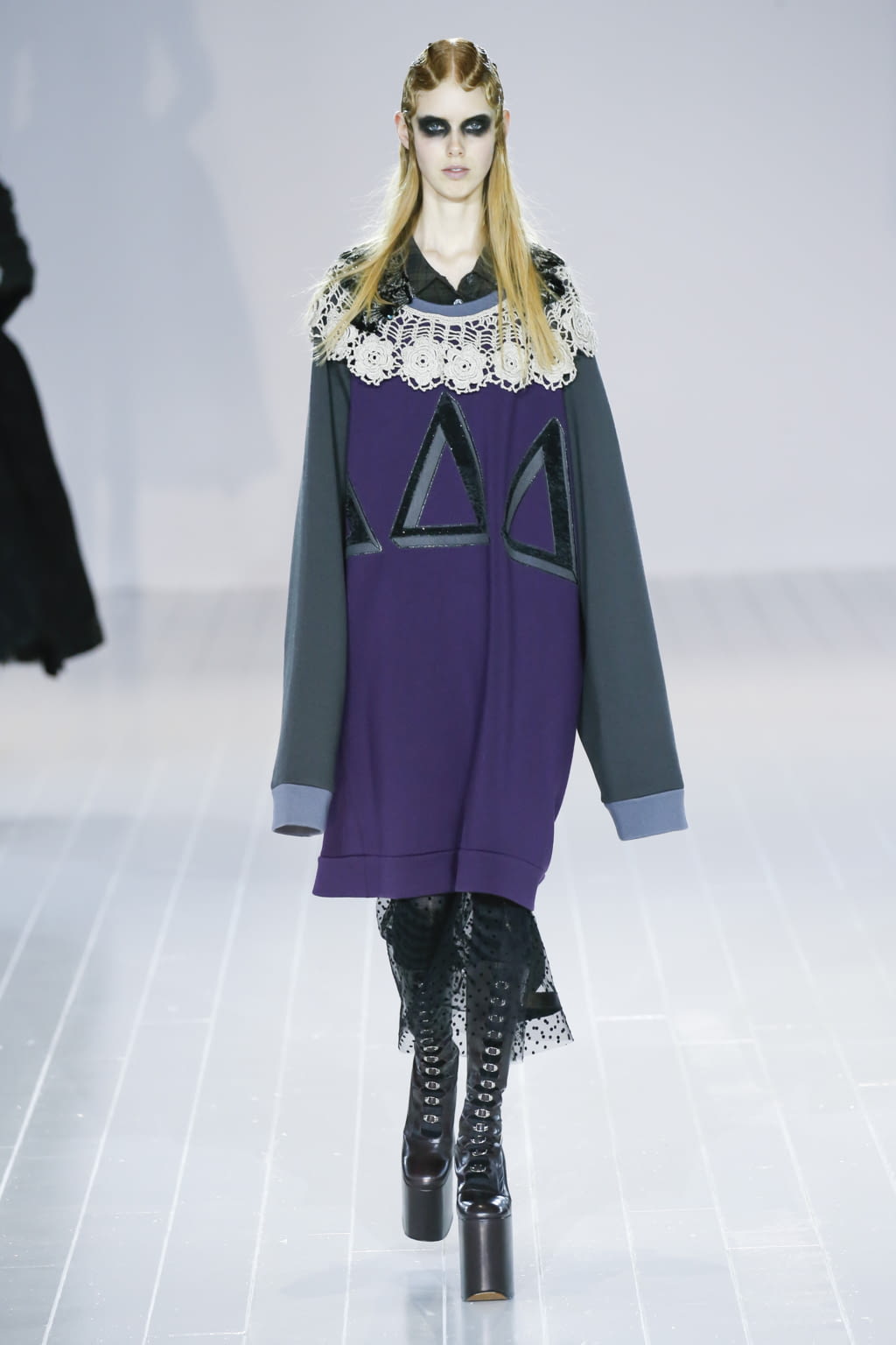 Fashion Week New York Fall/Winter 2016 look 6 from the Marc Jacobs collection womenswear