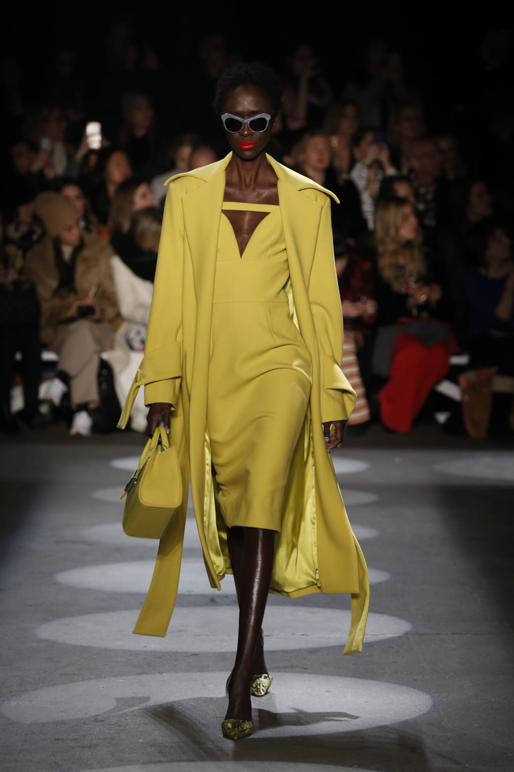 Fashion Week New York Fall/Winter 2016 look 6 from the Christian Siriano collection womenswear