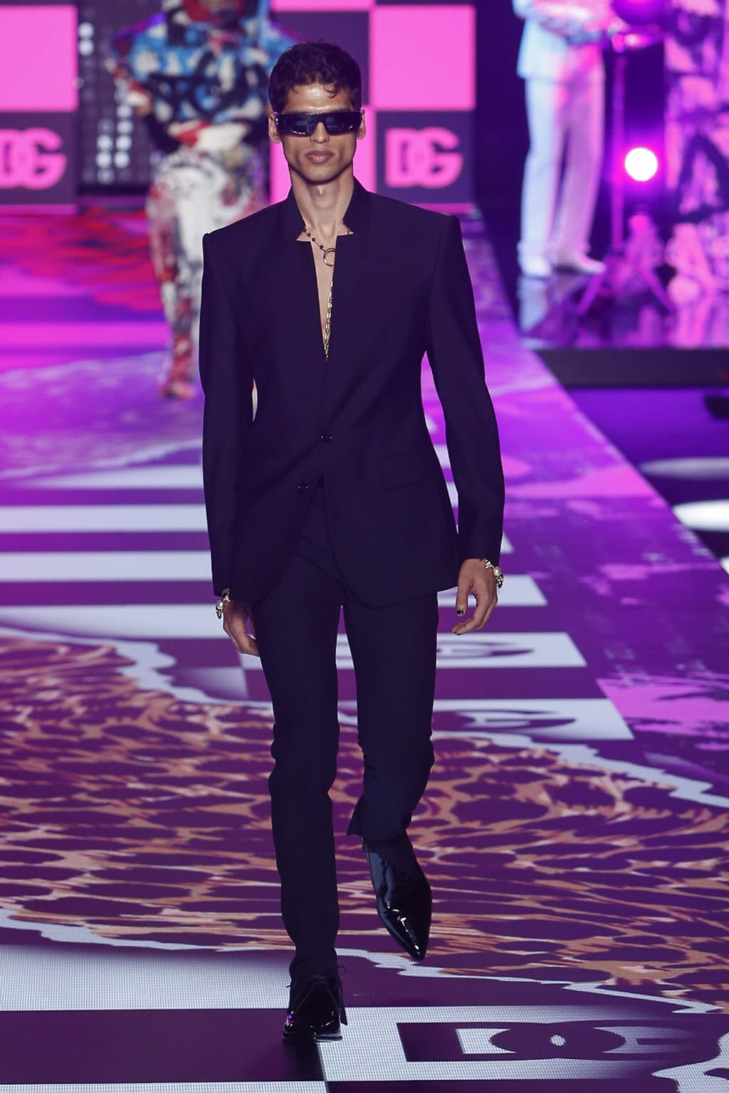 Fashion Week Milan Fall/Winter 2022 look 6 from the Dolce & Gabbana collection menswear