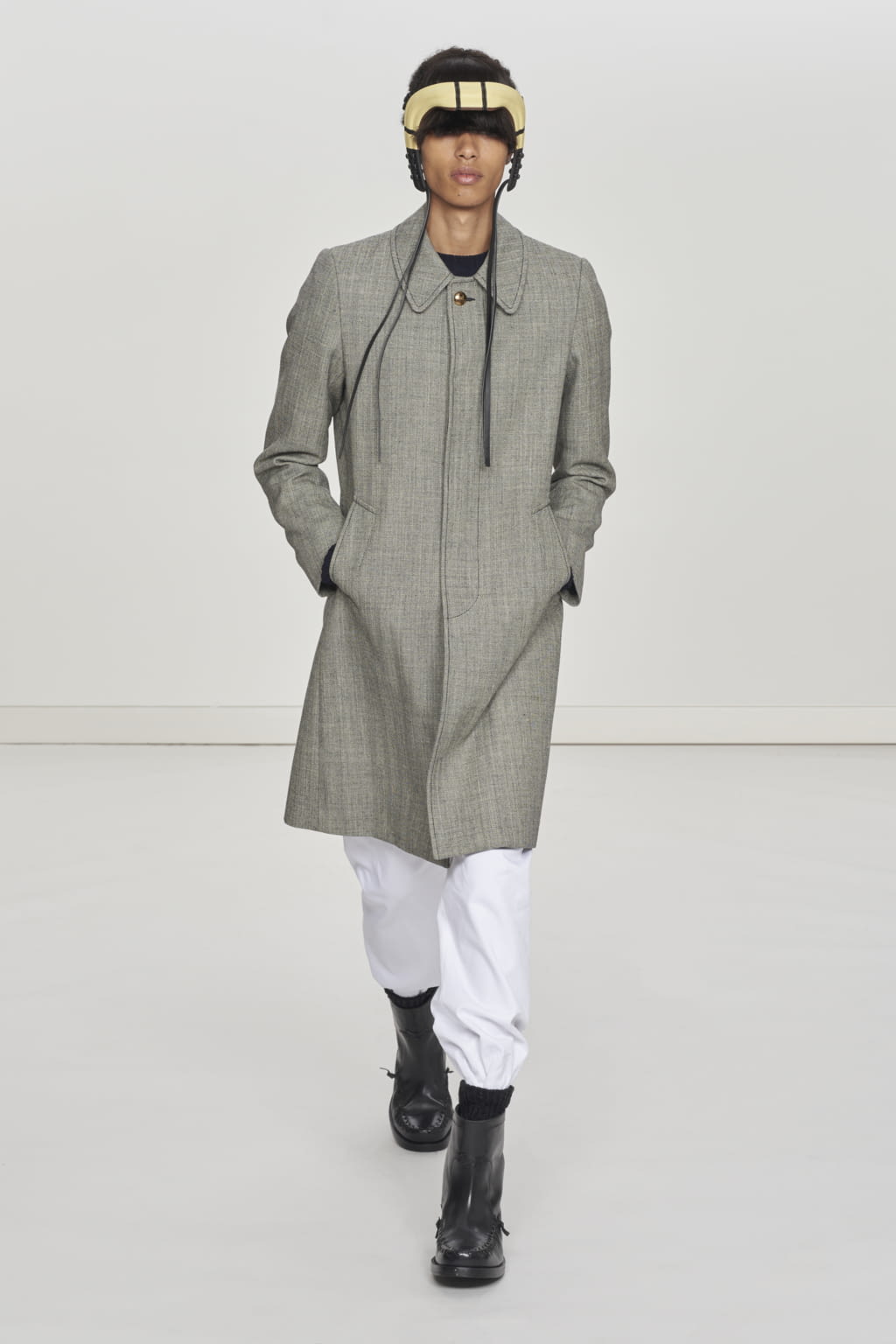 Fashion Week London Spring/Summer 2021 look 6 from the Stefan Cooke collection menswear