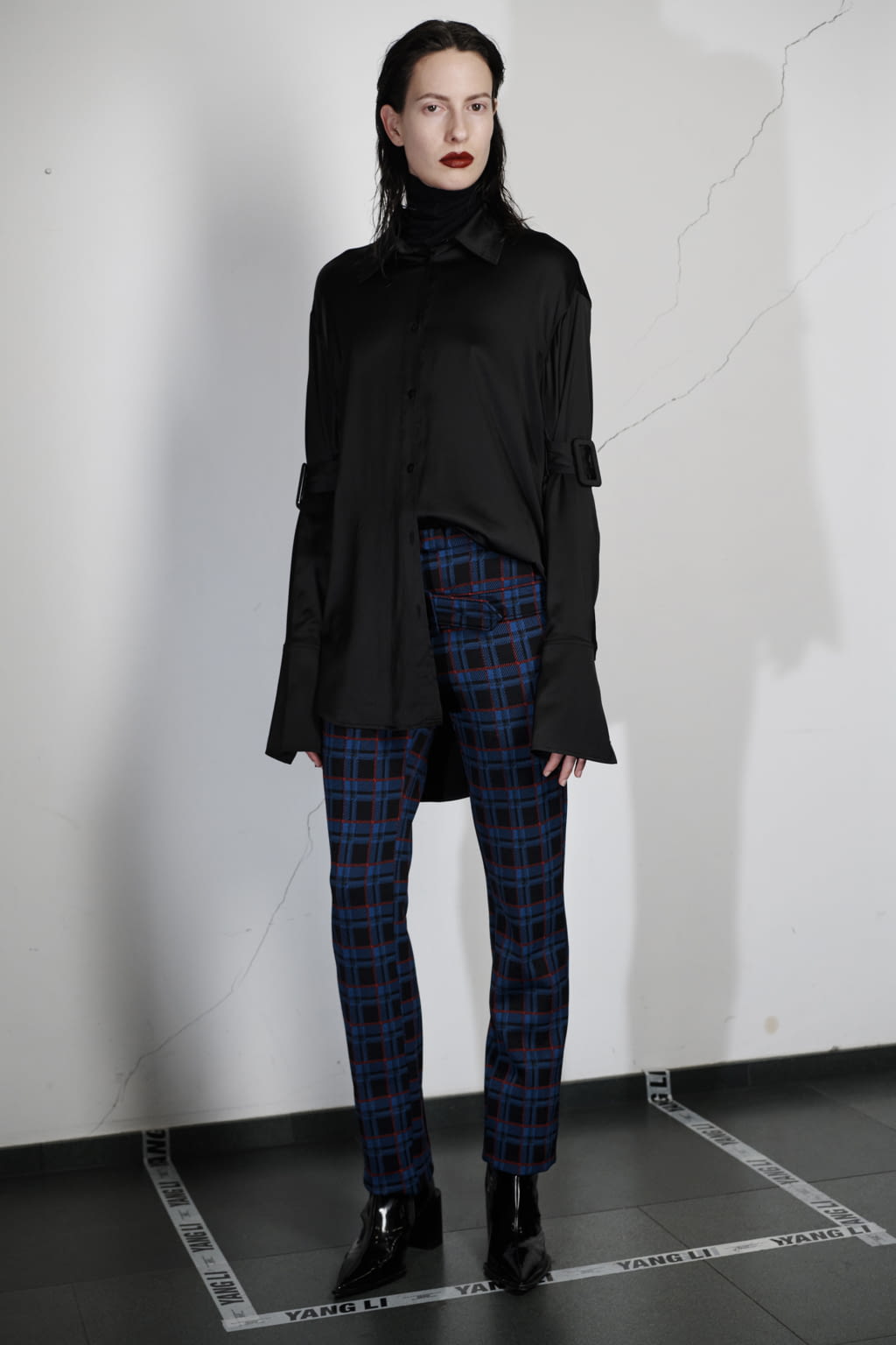 Fashion Week Paris Pre-Fall 2018 look 6 from the Yang Li collection womenswear