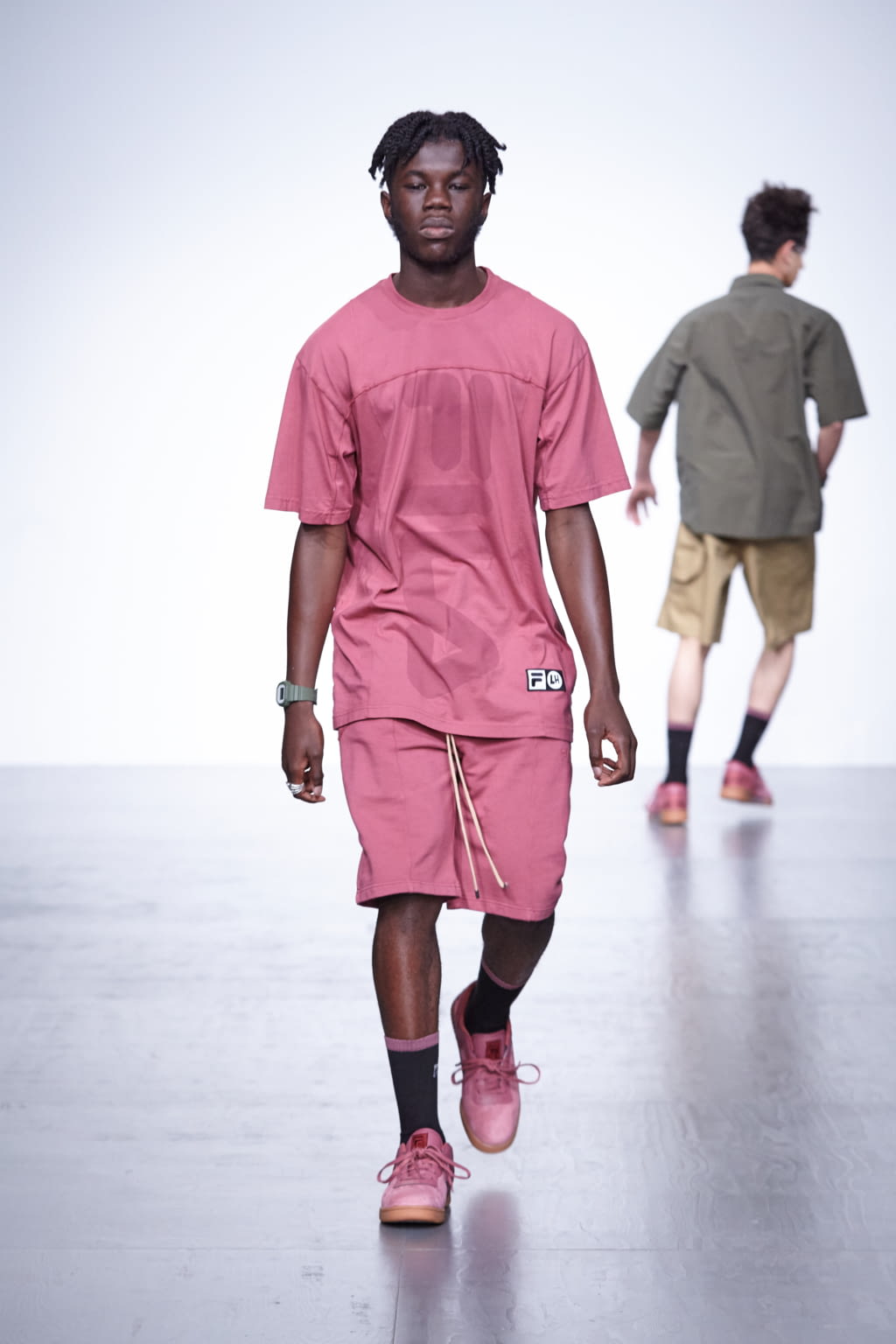 Fashion Week London Spring/Summer 2018 look 7 from the Liam Hodges collection 男装