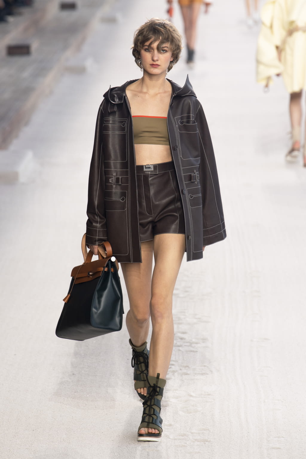Fashion Week Paris Spring/Summer 2019 look 7 from the Hermès collection 女装