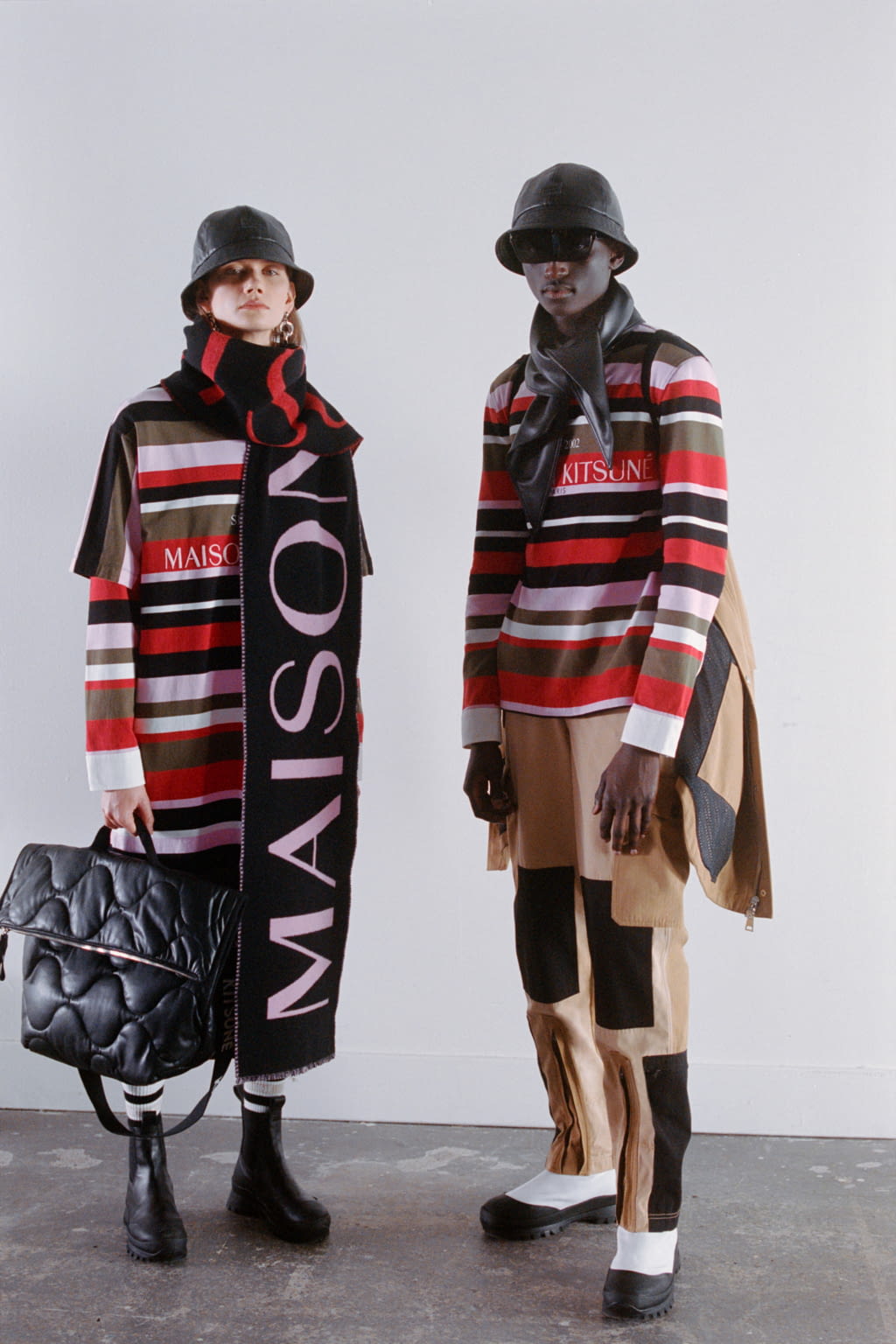 Fashion Week Paris Fall/Winter 2022 look 7 de la collection Maison Kitsuné womenswear