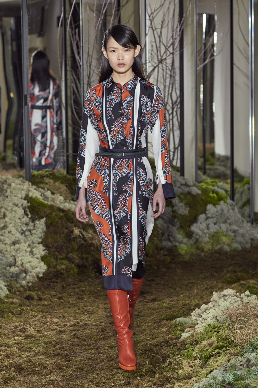 Fashion Week Paris Pre-Fall 2018 look 8 from the Hermès collection 女装