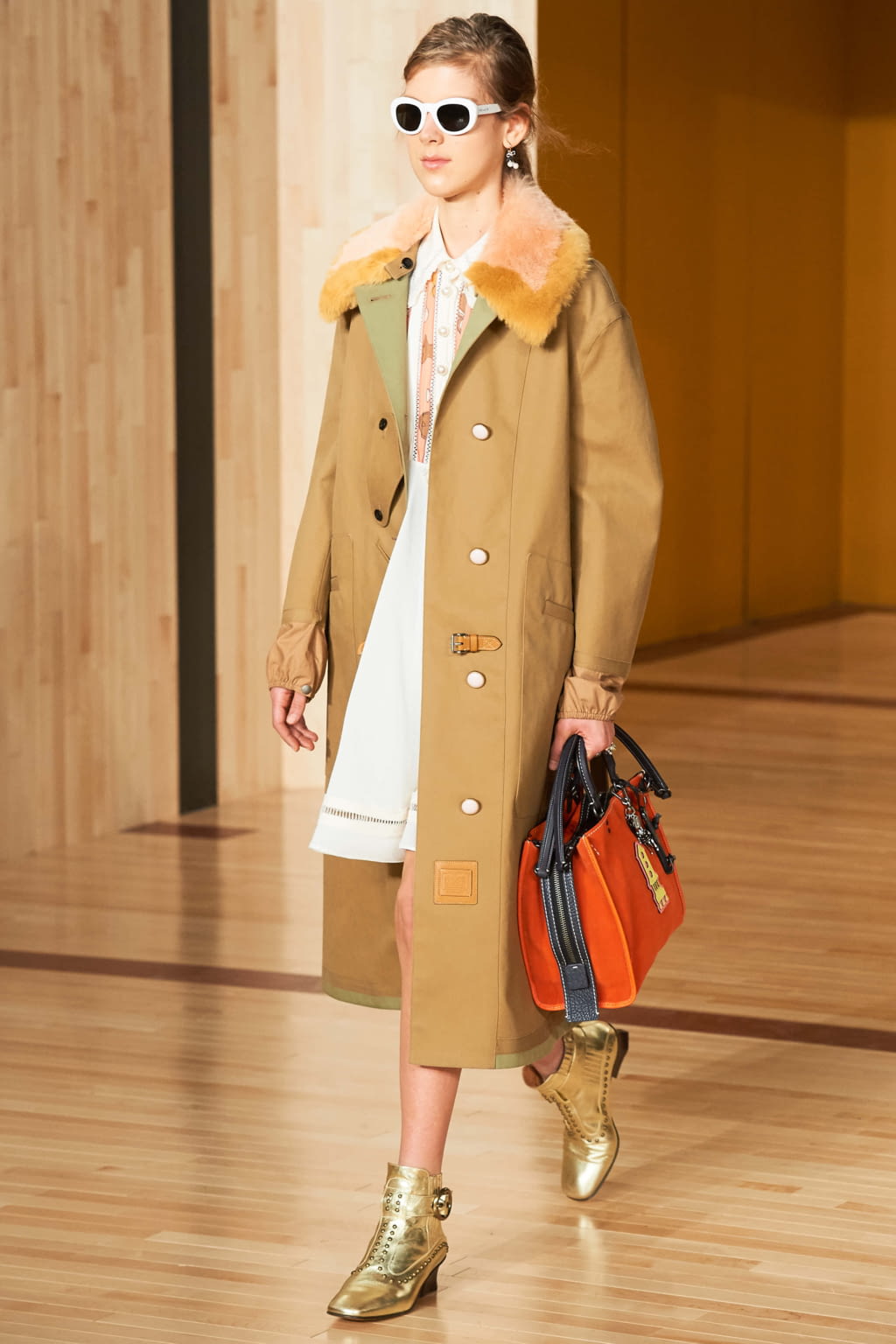 Fashion Week New York Fall/Winter 2016 look 9 from the Coach collection womenswear