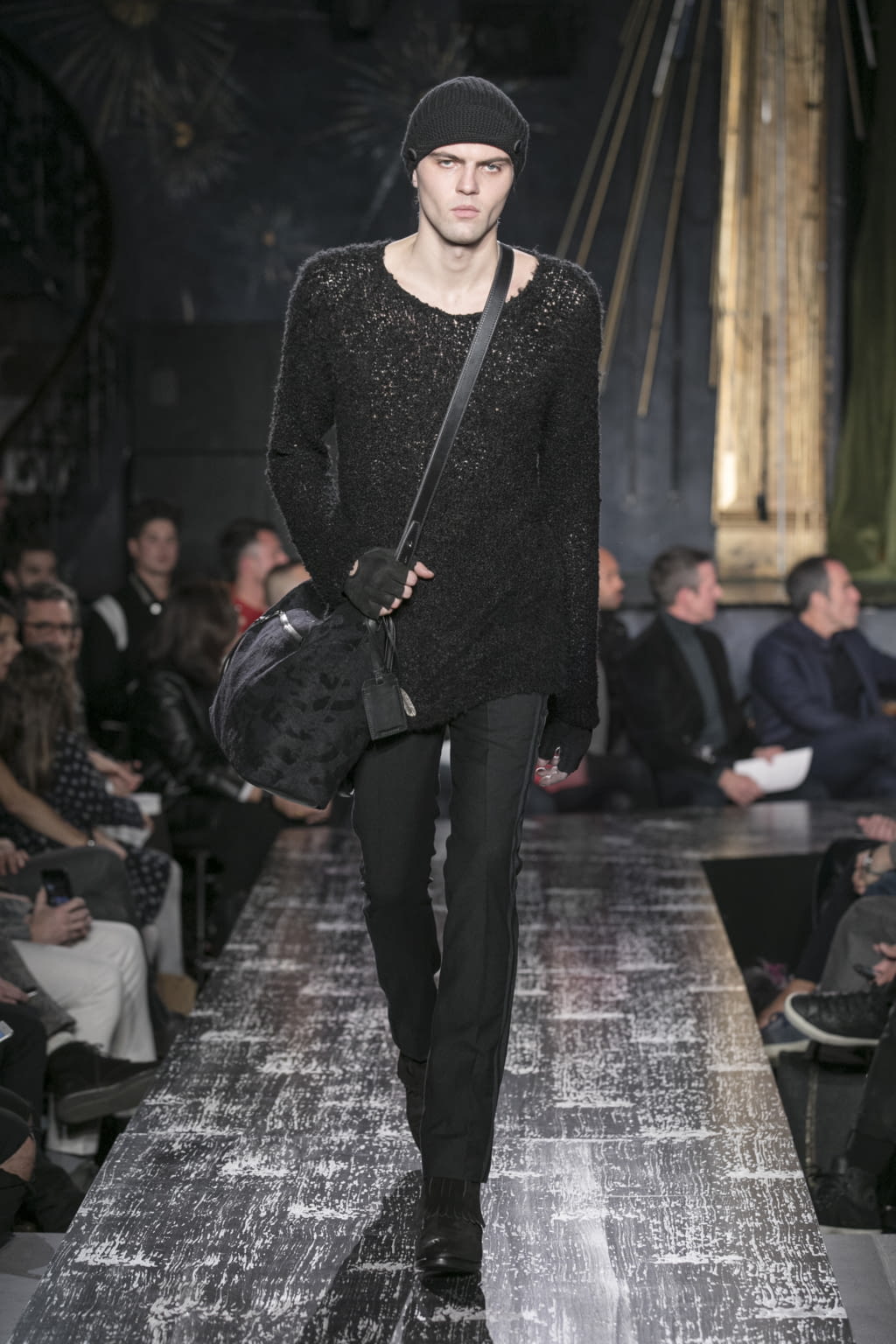 Fashion Week New York Fall/Winter 2017 look 9 from the John Varvatos collection menswear