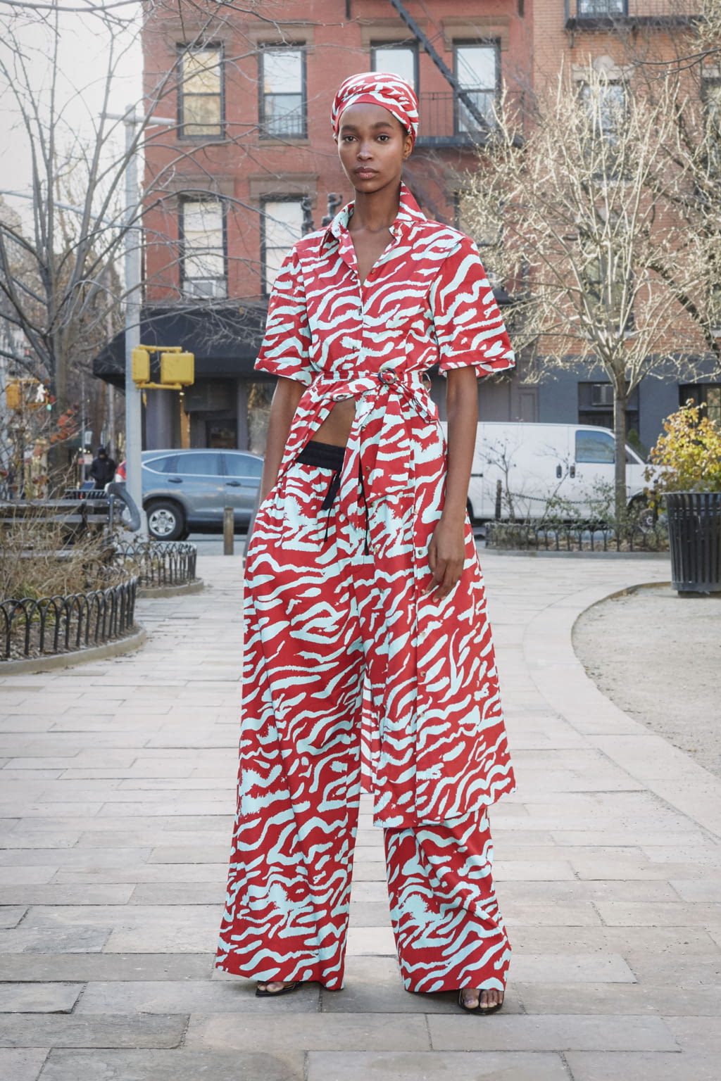 Fashion Week New York Pre-Fall 2019 look 1 from the Prabal Gurung collection 女装