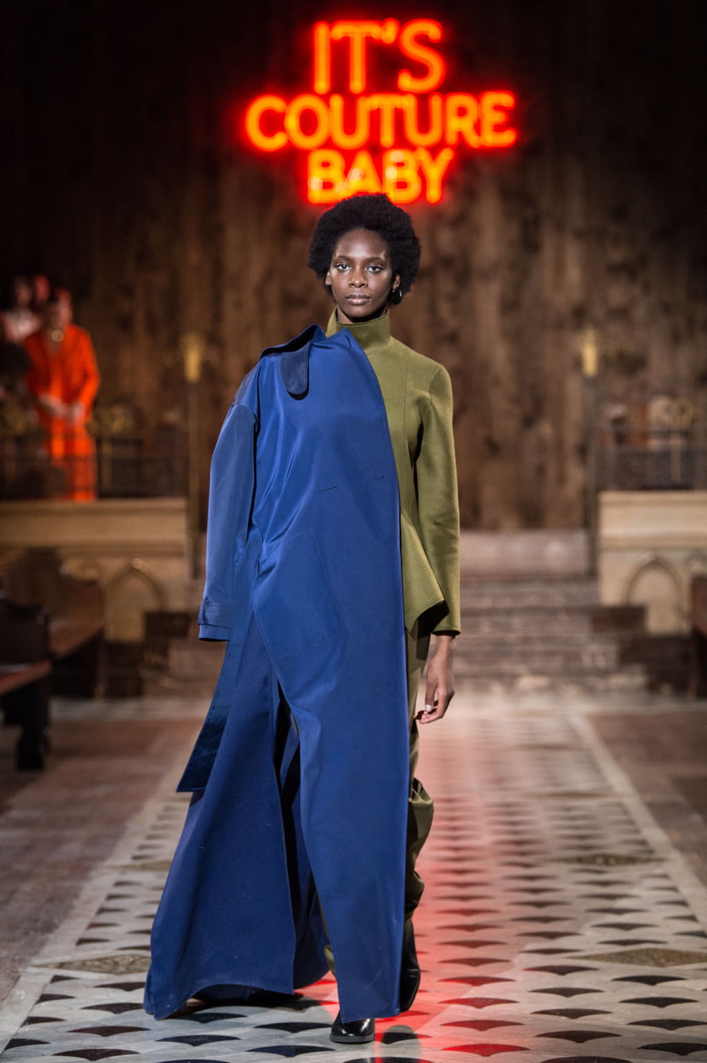 Fashion Week Paris Spring/Summer 2018 look 1 from the Maison Rabih Kayrouz collection 高级定制