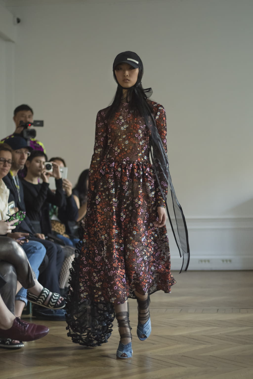 Fashion Week Paris Fall/Winter 2017 look 10 de la collection Hyun Mi Nielsen couture