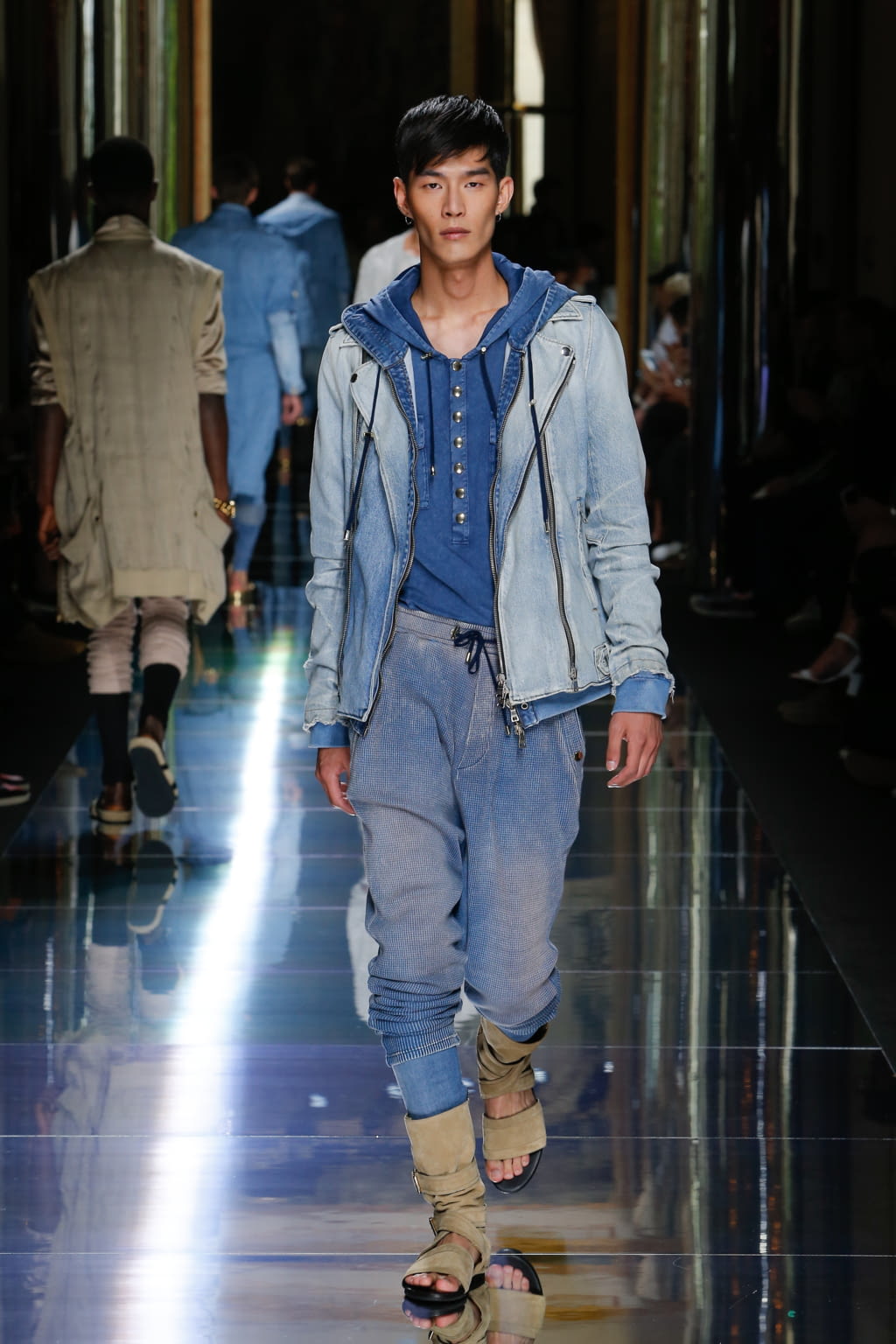 Fashion Week Paris Spring/Summer 2017 look 10 from the Balmain collection menswear