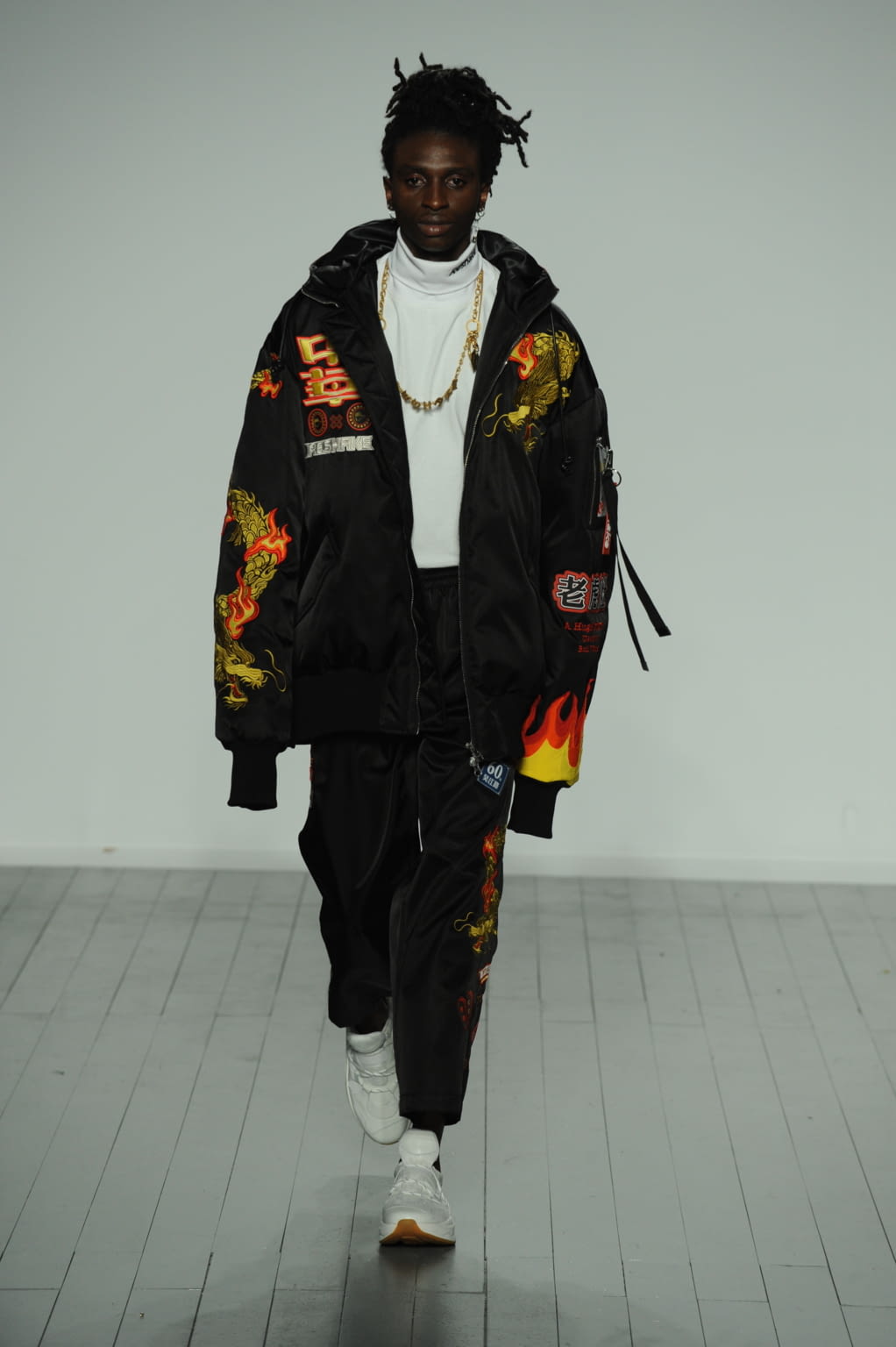 Fashion Week London Fall/Winter 2019 look 10 from the On:Off collection womenswear