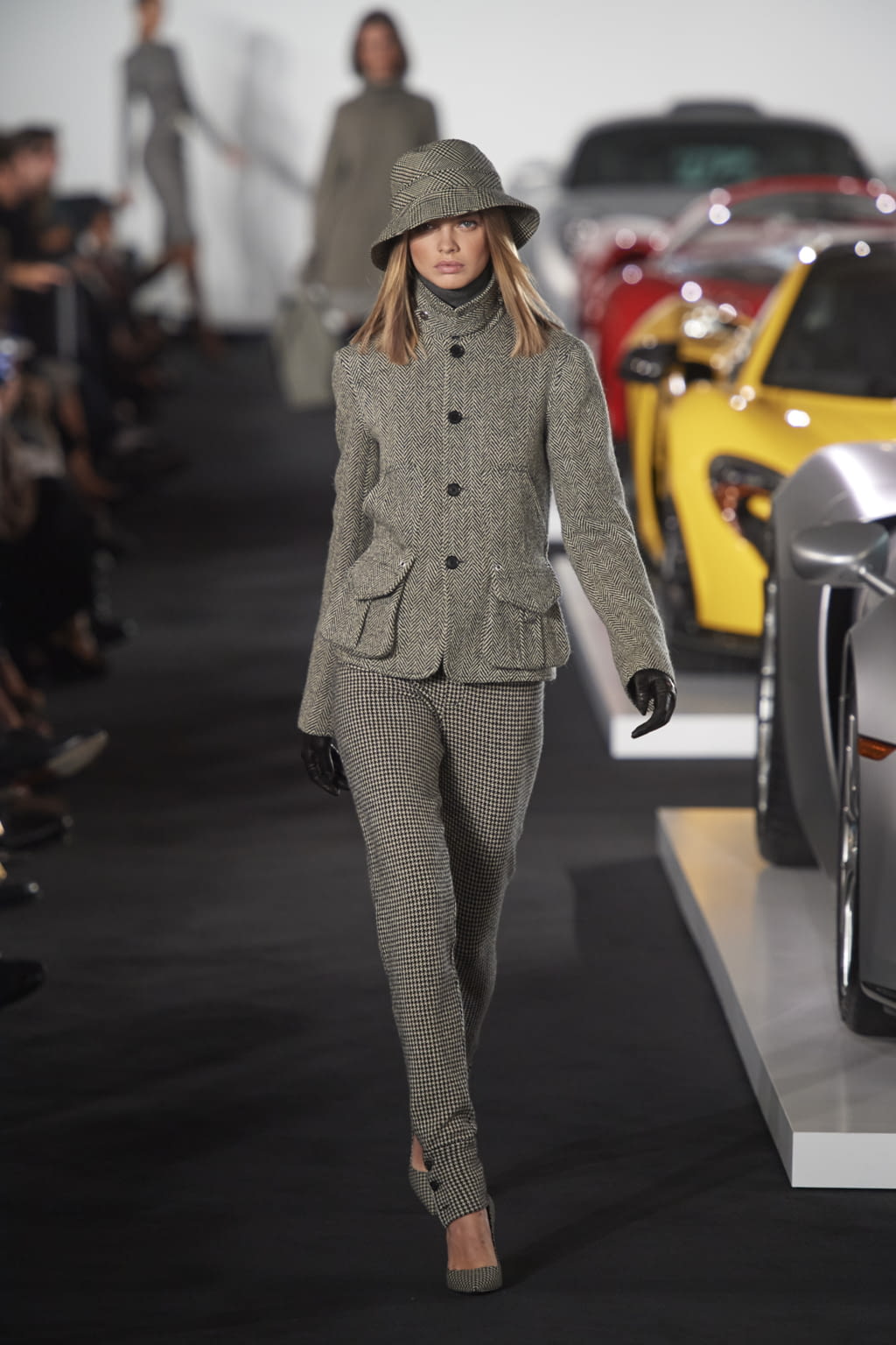 Fashion Week New York Fall/Winter 2017 look 10 from the Ralph Lauren collection womenswear