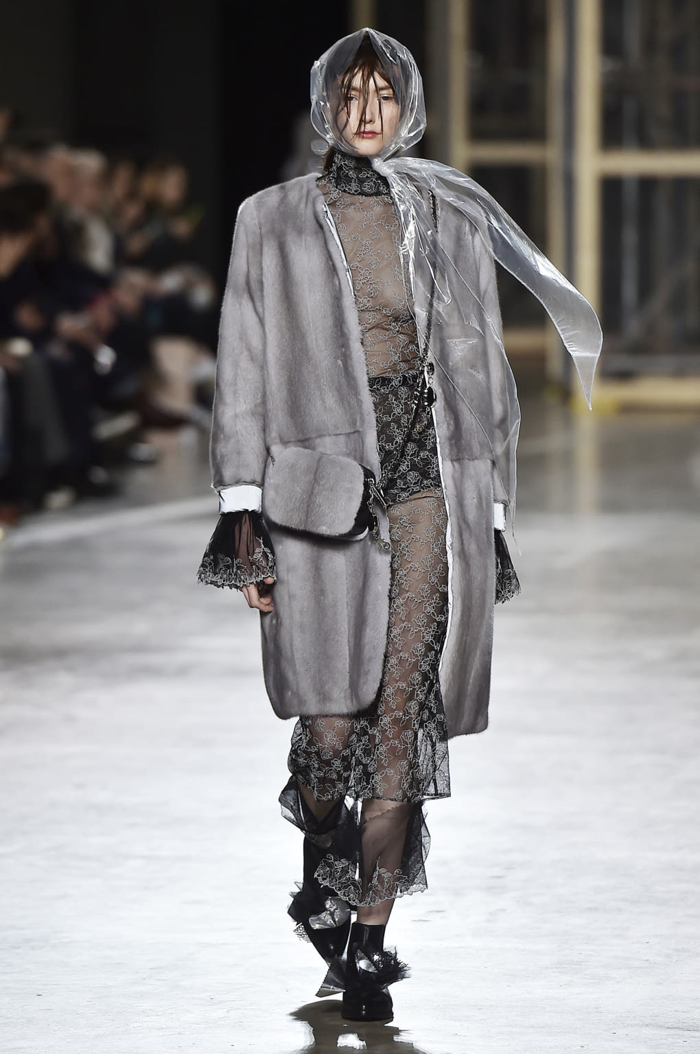 Fashion Week London Fall/Winter 2016 look 11 from the Christopher Kane collection womenswear