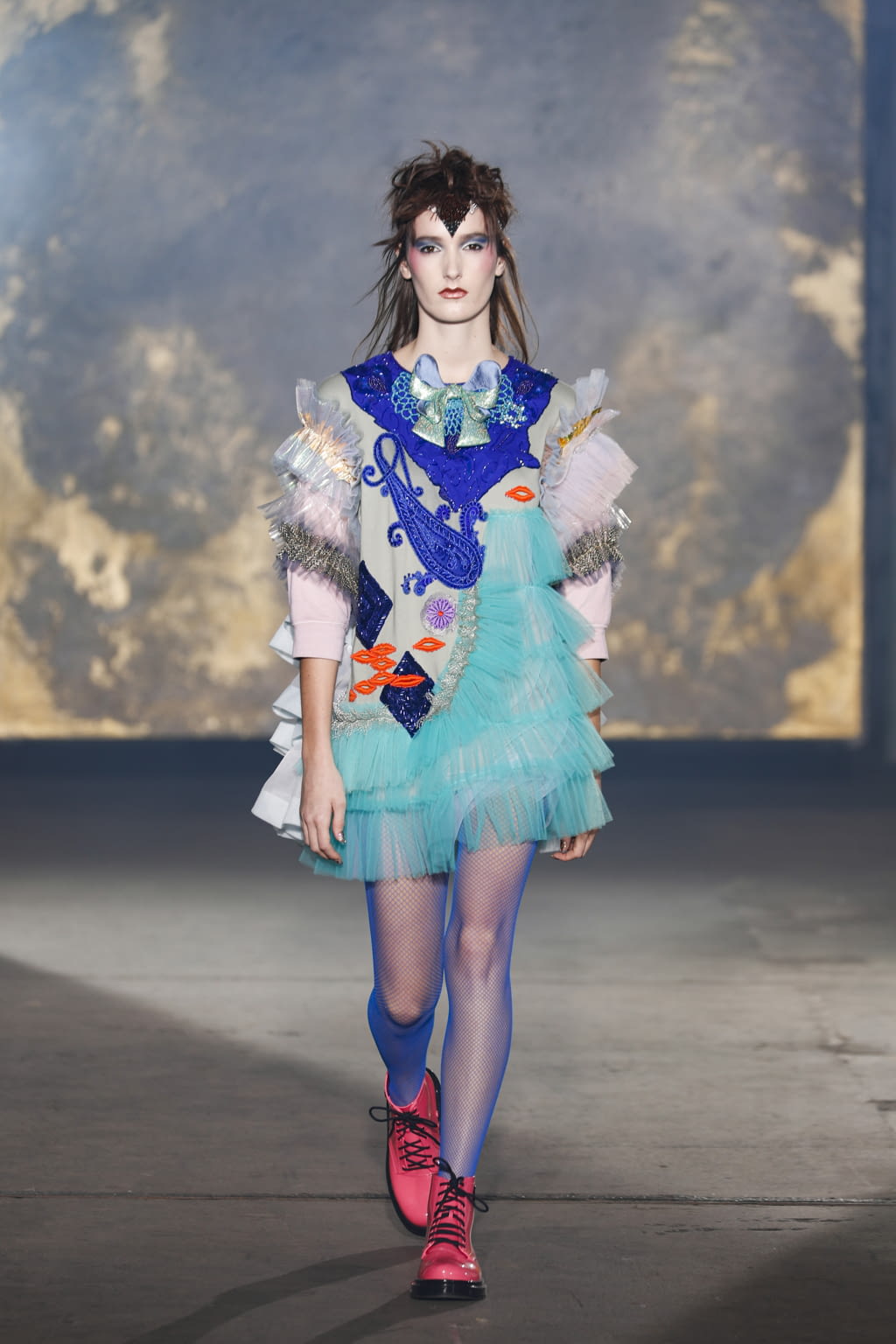 Fashion Week Paris Spring/Summer 2021 look 11 from the Viktor & Rolf collection couture