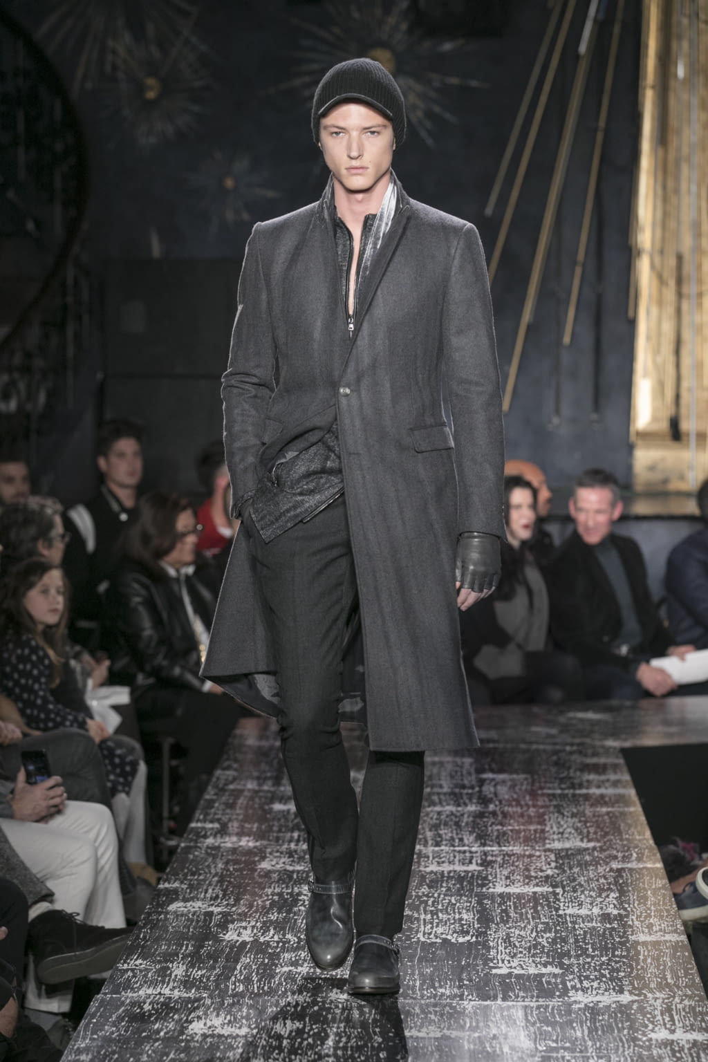 Fashion Week New York Fall/Winter 2017 look 12 from the John Varvatos collection menswear