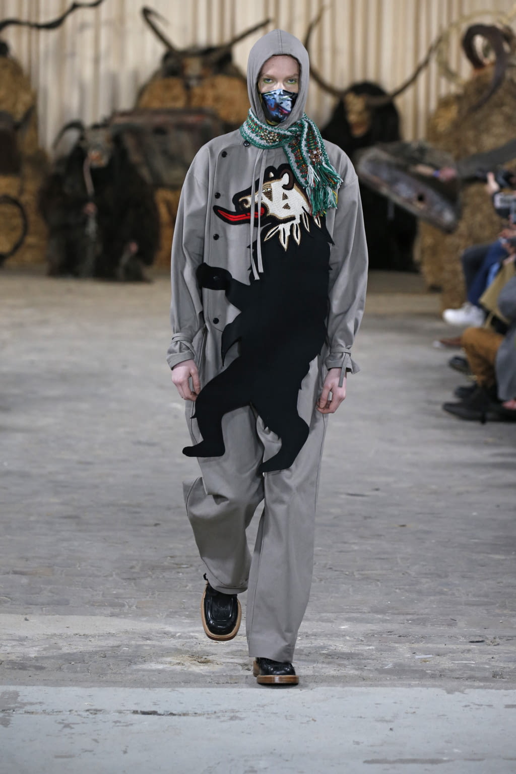 Fashion Week Paris Fall/Winter 2017 look 12 from the Walter Van Beirendonck collection menswear