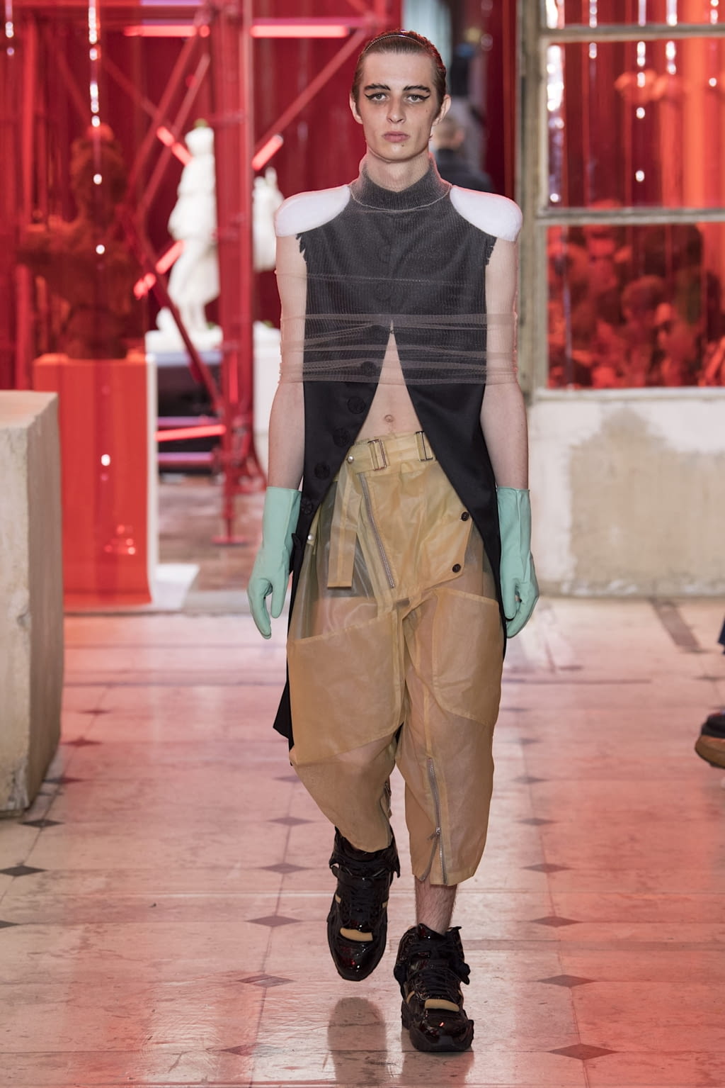 Fashion Week Paris Spring/Summer 2019 look 12 from the Maison Margiela collection 男装