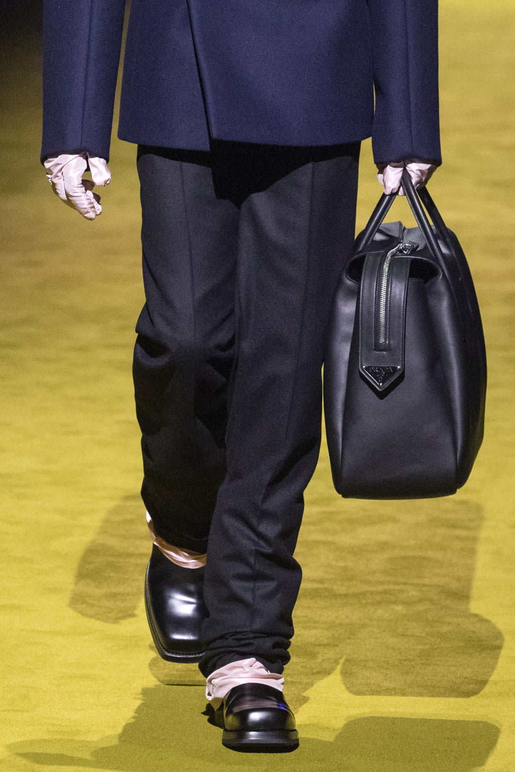 Fashion Week Milan Fall/Winter 2022 look 8 from the Prada collection menswear accessories