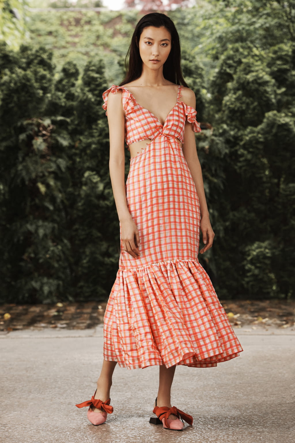 Fashion Week New York Resort 2019 look 10 from the Prabal Gurung collection womenswear