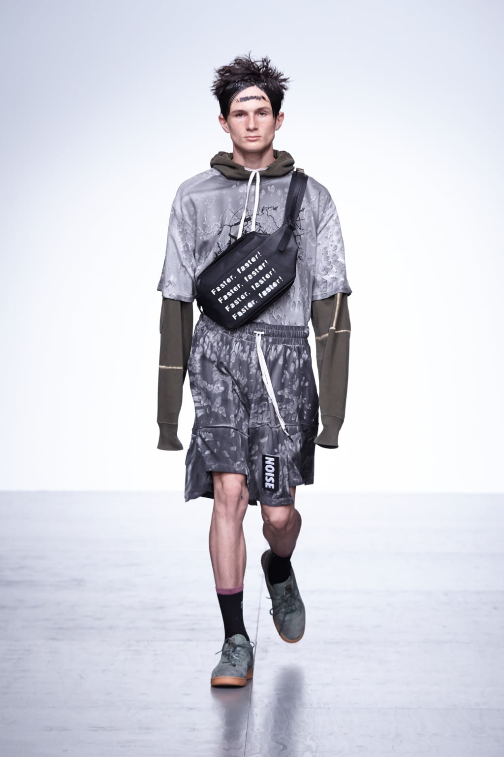 Fashion Week London Spring/Summer 2018 look 13 from the Liam Hodges collection menswear