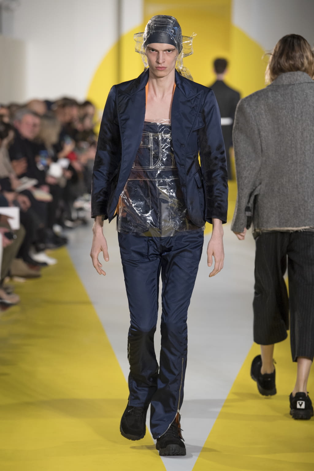 Fashion Week Paris Fall/Winter 2018 look 13 from the Maison Margiela collection menswear
