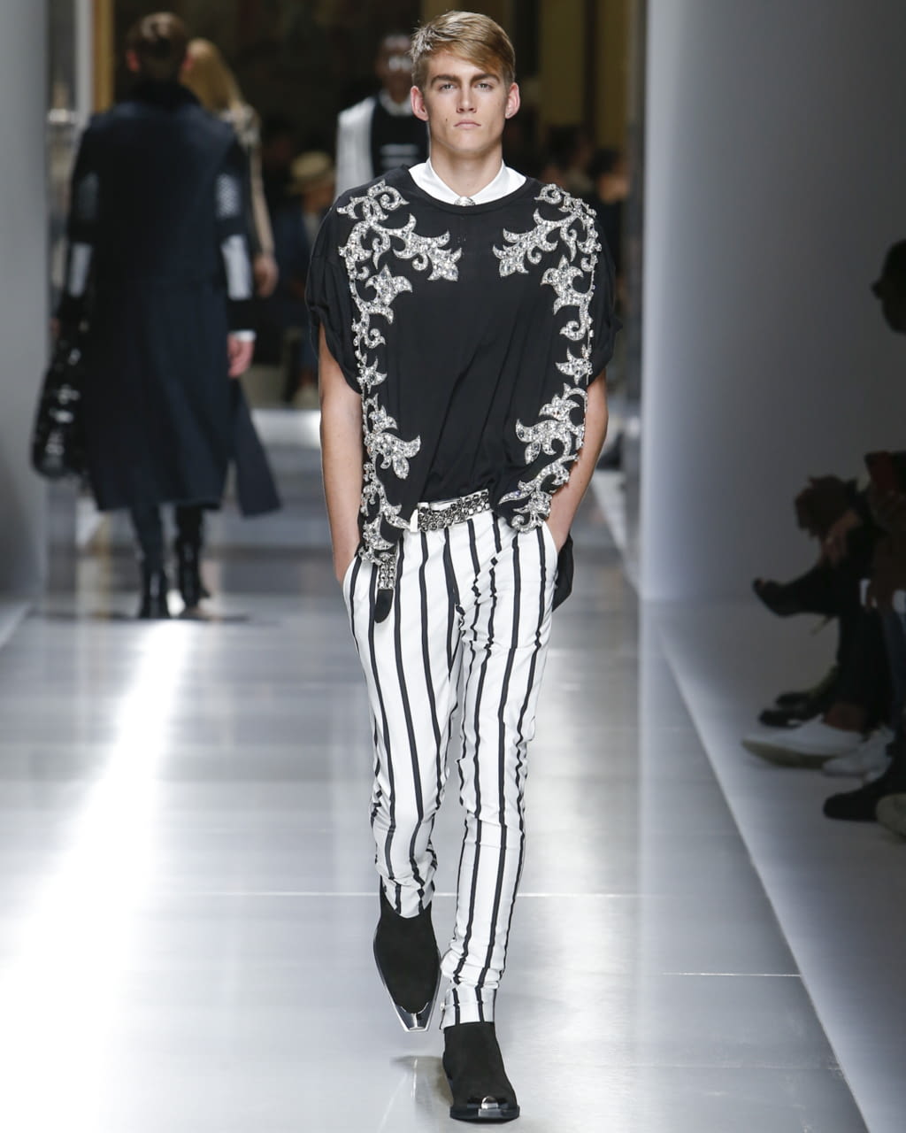 Fashion Week Paris Spring/Summer 2018 look 14 from the Balmain collection 男装