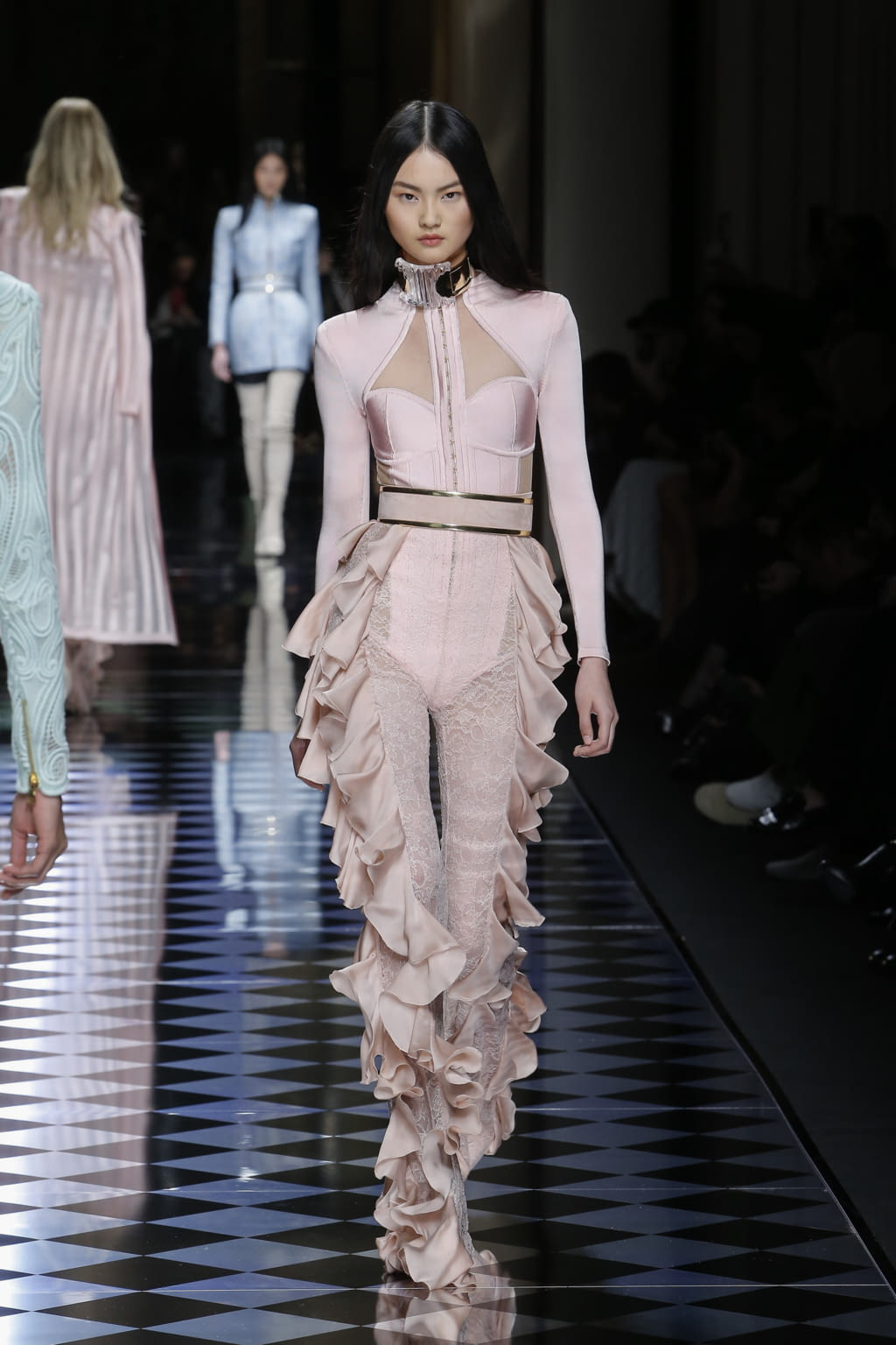 Fashion Week Paris Fall/Winter 2016 look 14 from the Balmain collection 女装