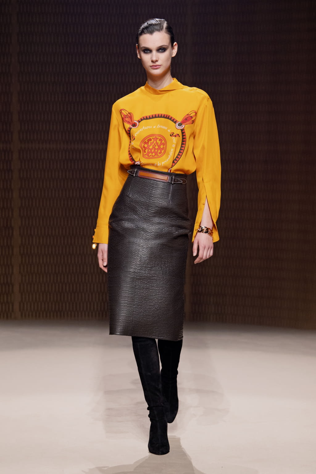 Fashion Week Paris Fall/Winter 2019 look 14 de la collection Hermès womenswear
