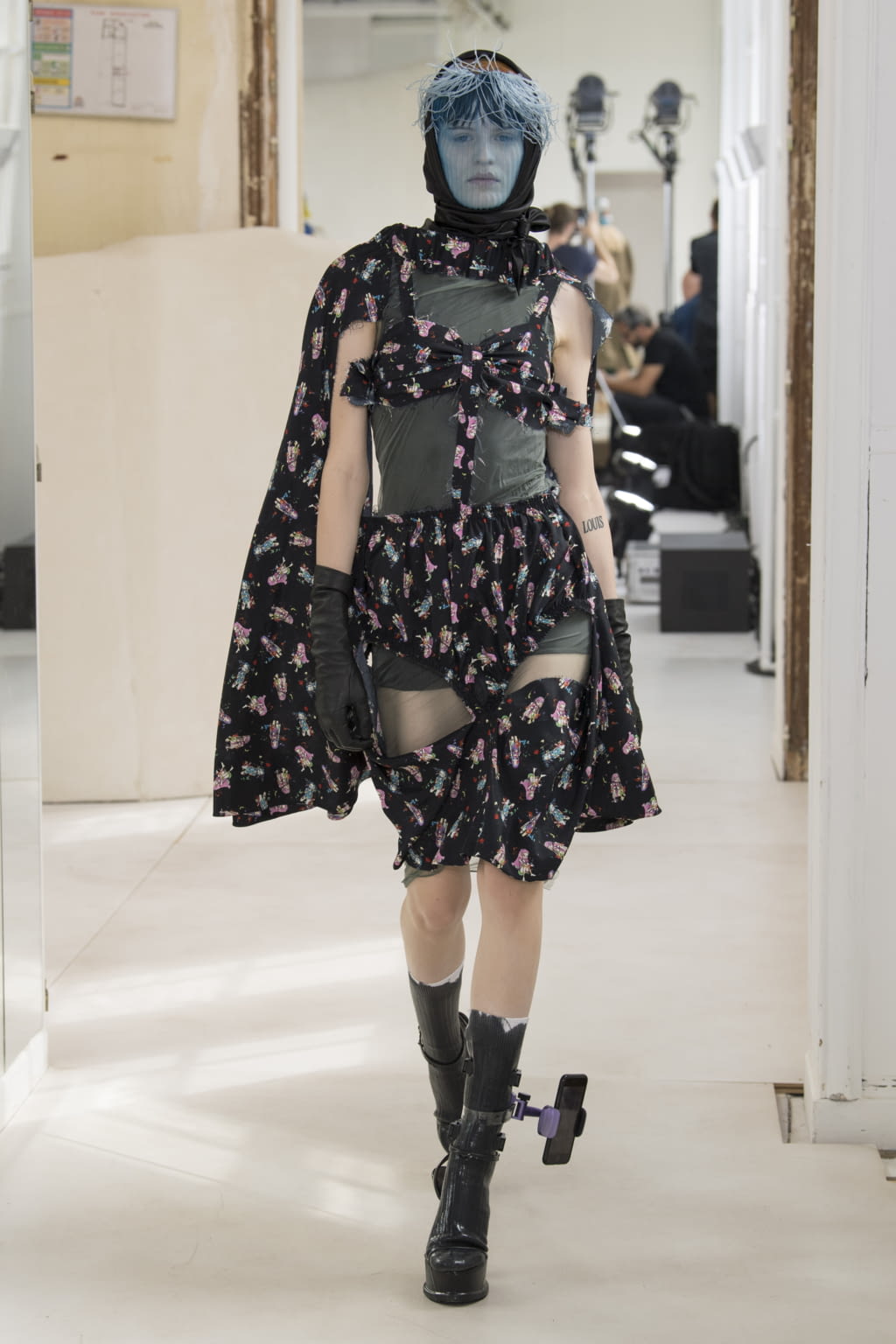 Fashion Week Paris Fall/Winter 2018 look 14 from the Maison Margiela collection couture
