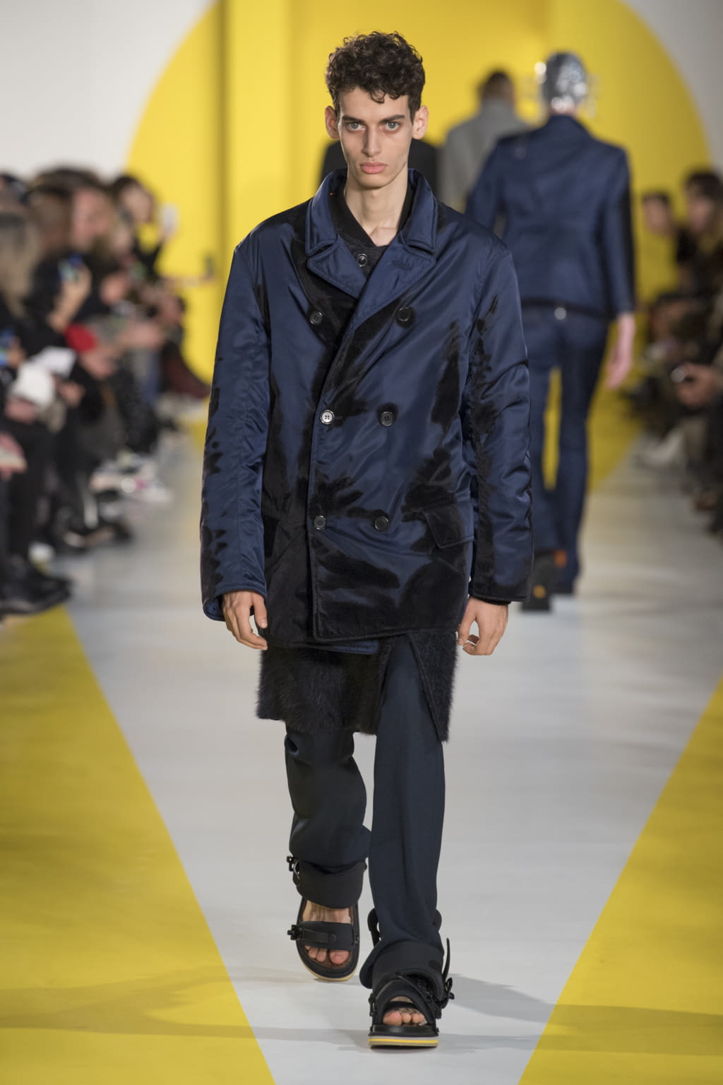 Fashion Week Paris Fall/Winter 2018 look 14 from the Maison Margiela collection menswear