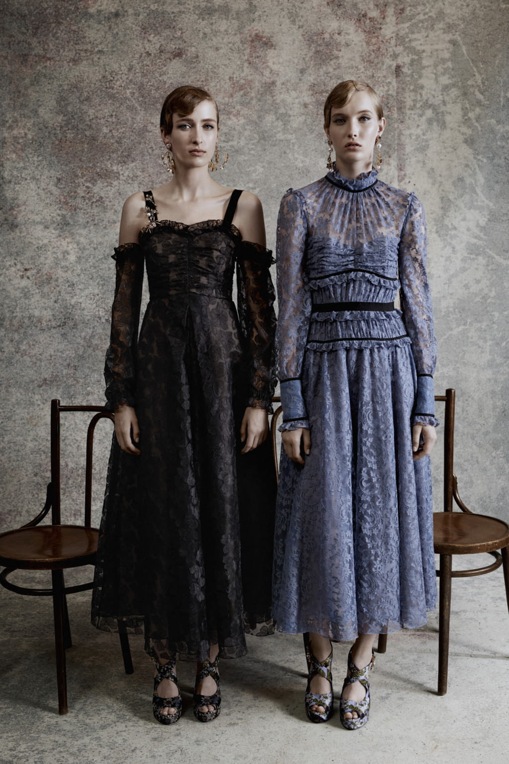 Fashion Week London Resort 2018 look 15 from the Erdem collection 女装