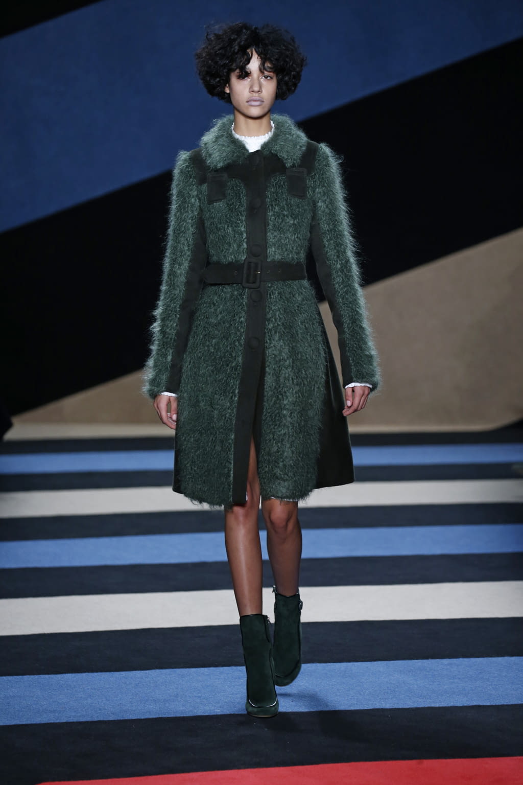 Fashion Week New York Fall/Winter 2016 look 15 from the Derek Lam collection 女装