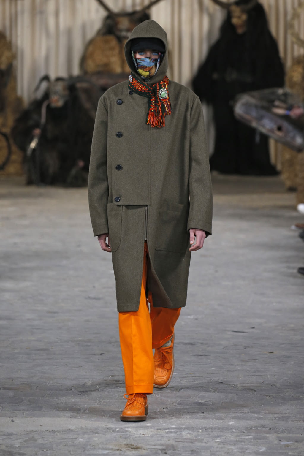 Fashion Week Paris Fall/Winter 2017 look 15 from the Walter Van Beirendonck collection 男装