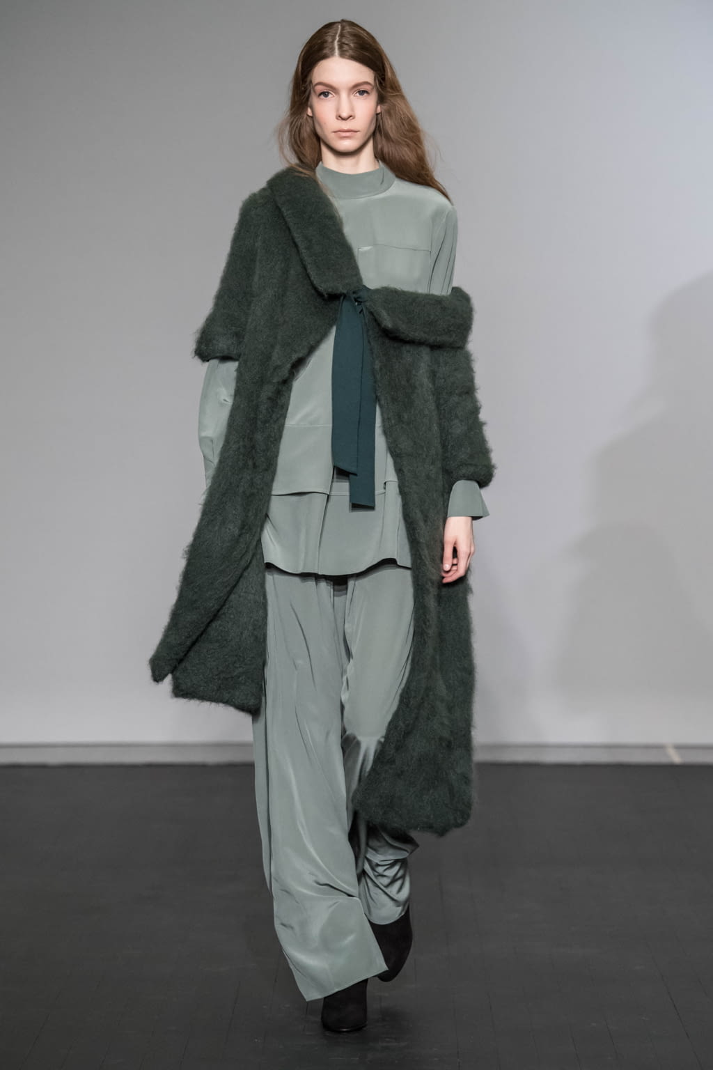 Fashion Week Paris Fall/Winter 2018 look 15 de la collection Nobi Talai womenswear
