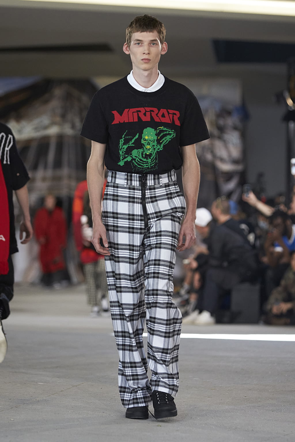 Fashion Week Paris Spring/Summer 2017 look 15 from the Off-White collection menswear