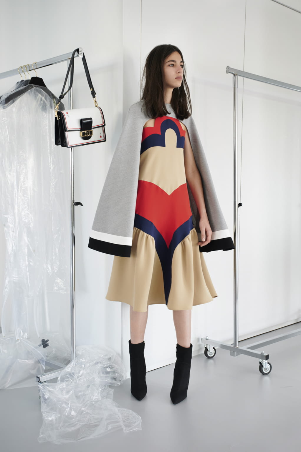 Fashion Week Paris Resort 2021 look 16 from the Louis Vuitton collection womenswear