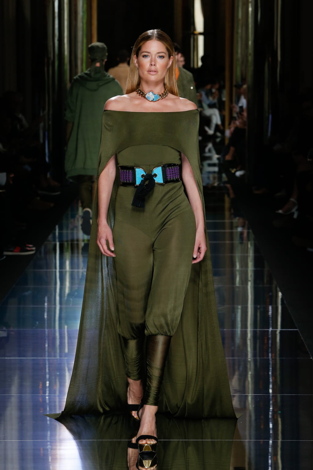 Fashion Week Paris Spring/Summer 2017 look 16 de la collection Balmain menswear