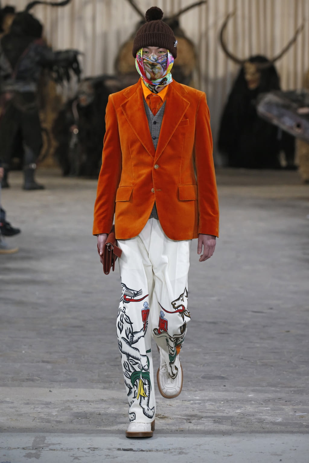 Fashion Week Paris Fall/Winter 2017 look 16 from the Walter Van Beirendonck collection menswear