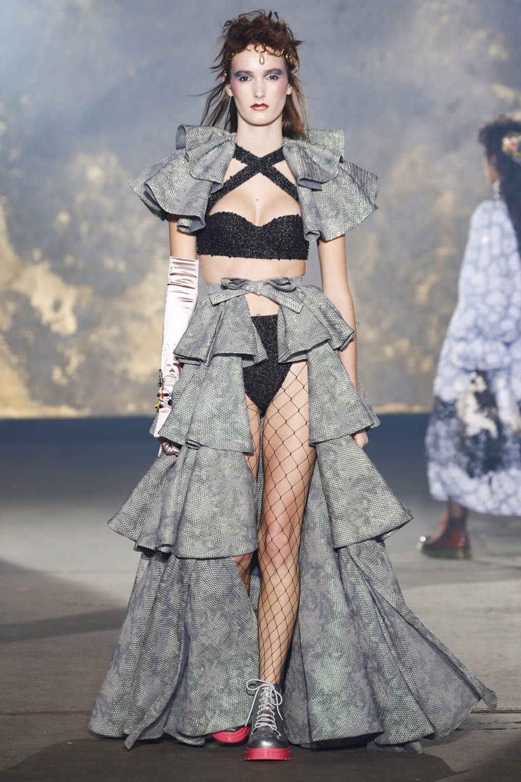 Fashion Week Paris Spring/Summer 2021 look 16 from the Viktor & Rolf collection couture