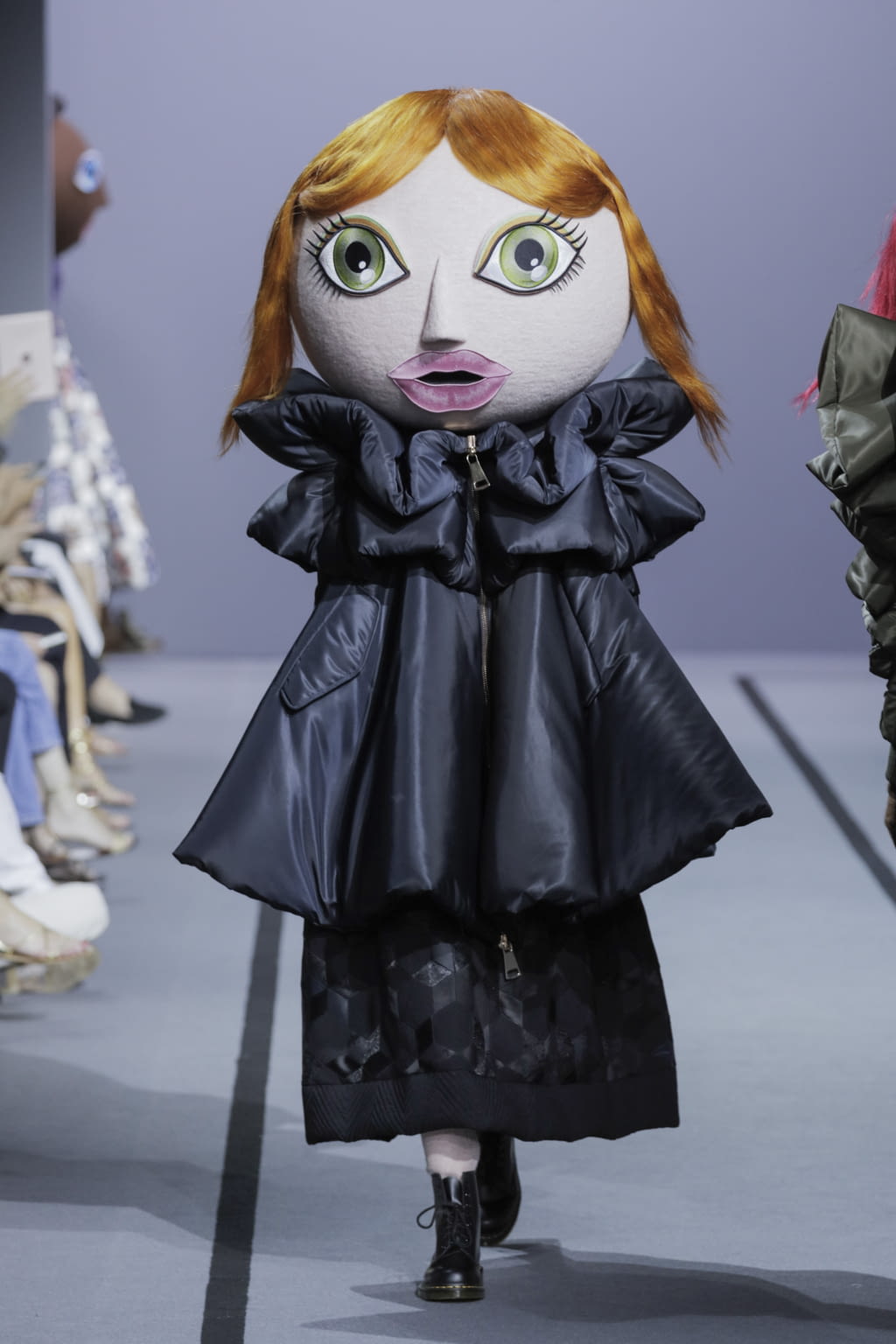Fashion Week Paris Fall/Winter 2017 look 16 from the Viktor & Rolf collection 高级定制
