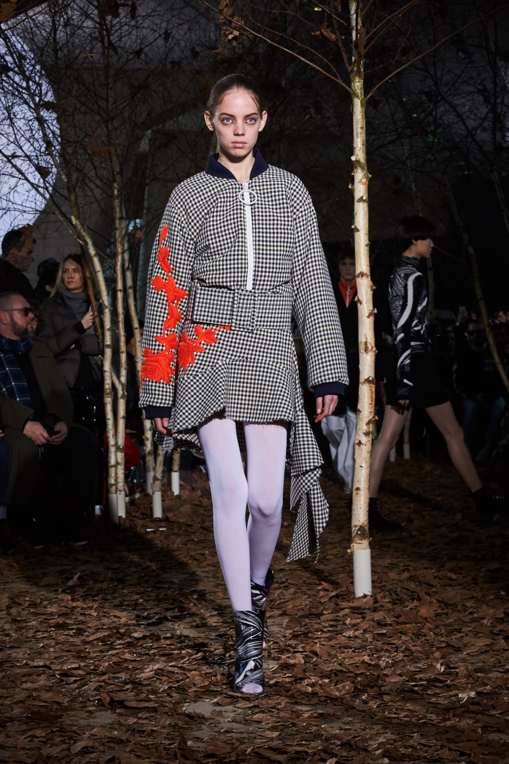 Fashion Week Paris Fall/Winter 2017 look 17 from the Off-White collection menswear