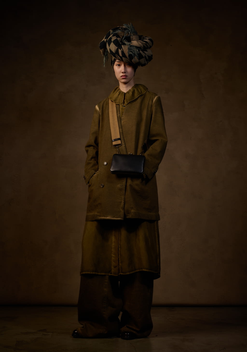 Fashion Week Paris Fall/Winter 2021 look 16 de la collection Uma Wang womenswear