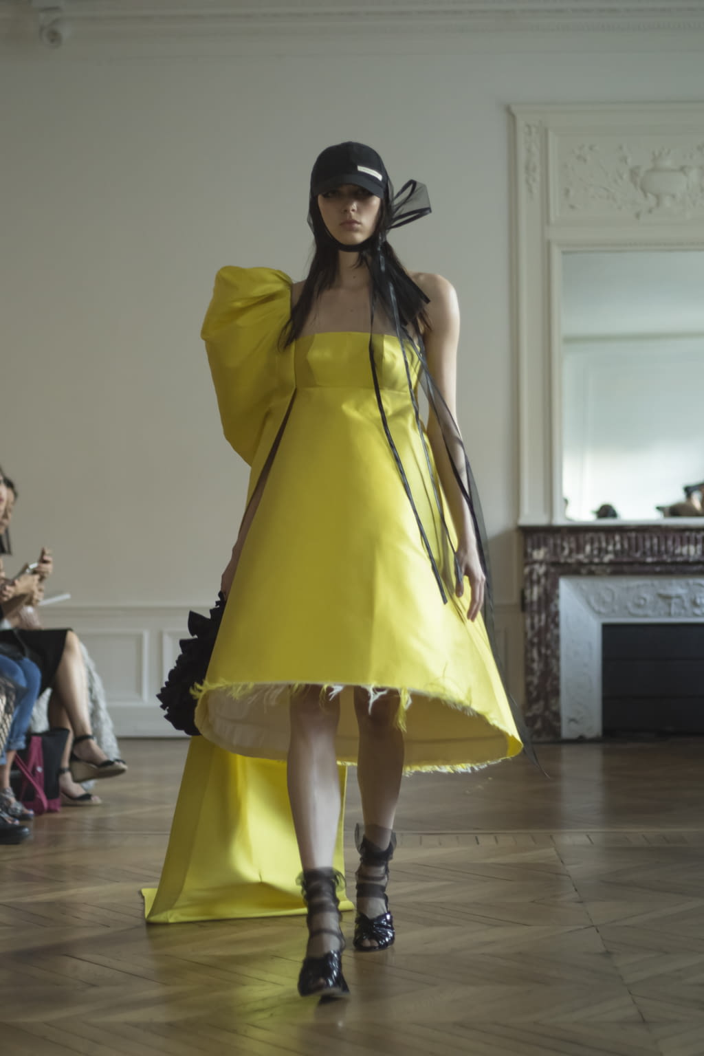 Fashion Week Paris Fall/Winter 2017 look 17 from the Hyun Mi Nielsen collection couture