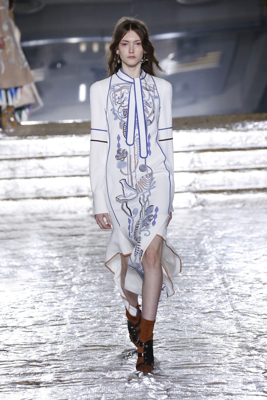 Fashion Week London Fall/Winter 2016 look 18 from the Peter Pilotto collection 女装