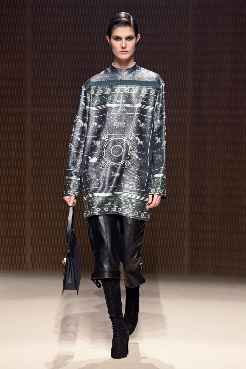 Fashion Week Paris Fall/Winter 2019 look 18 from the Hermès collection womenswear