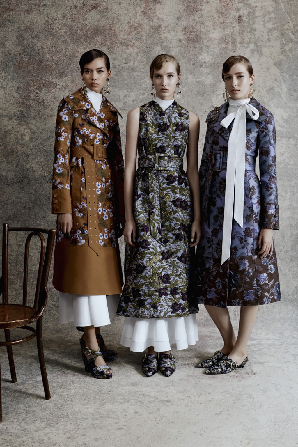 Fashion Week London Resort 2018 look 19 from the Erdem collection 女装